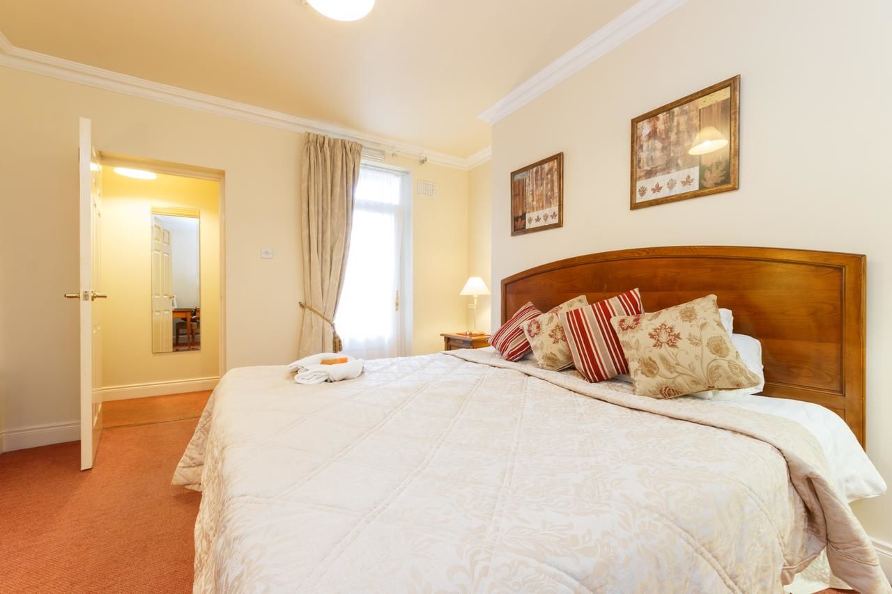 Отели типа «постель и завтрак» Lismar Guest House Дандолк-15