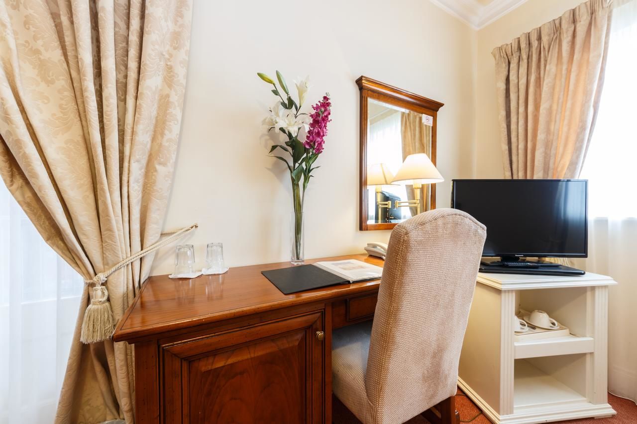 Отели типа «постель и завтрак» Lismar Guest House Дандолк-20