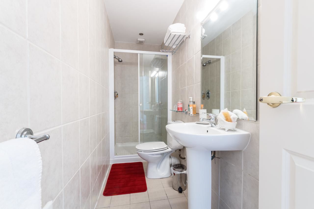 Отели типа «постель и завтрак» Lismar Guest House Дандолк-21
