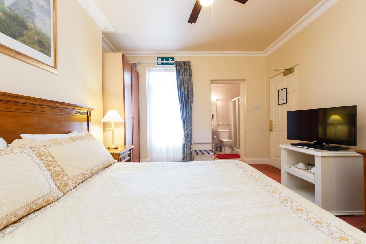 Отели типа «постель и завтрак» Lismar Guest House Дандолк-23