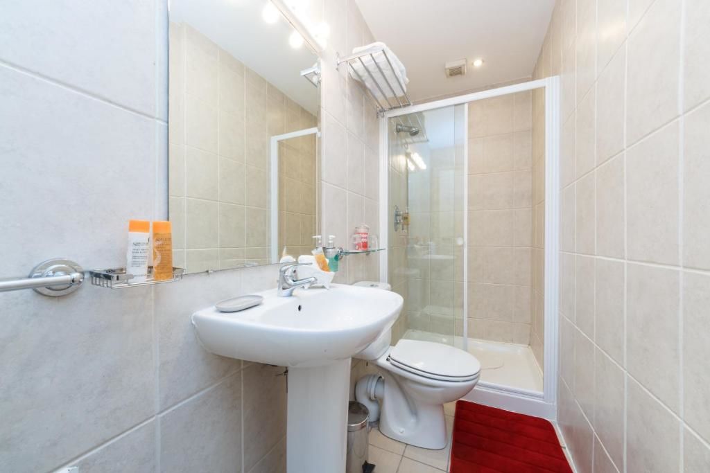 Отели типа «постель и завтрак» Lismar Guest House Дандолк